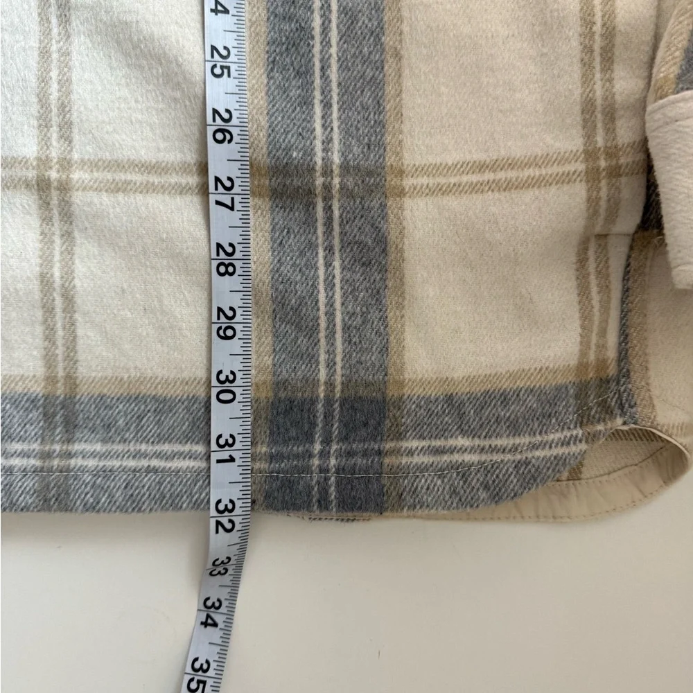 Old Navy Soft Brushed Plaid Shacket Cream & Gray Oversized Jacket XXlarge Men’s